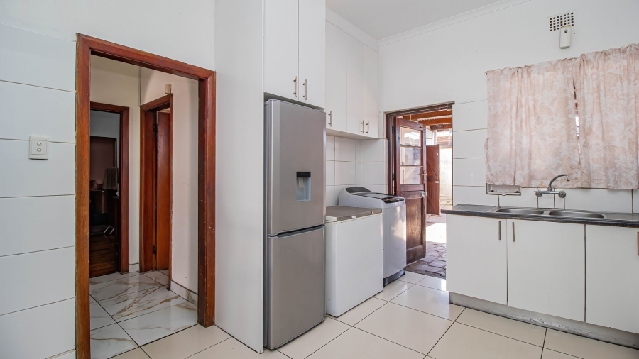 4 Bedroom Property for Sale in Wynberg Western Cape
